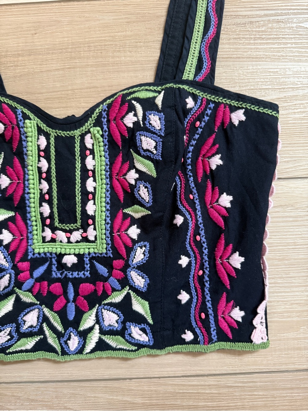 NWT Anthropologie Crop Top Embroidered Boho Black Floral Size 4 - Picture 4 of 13